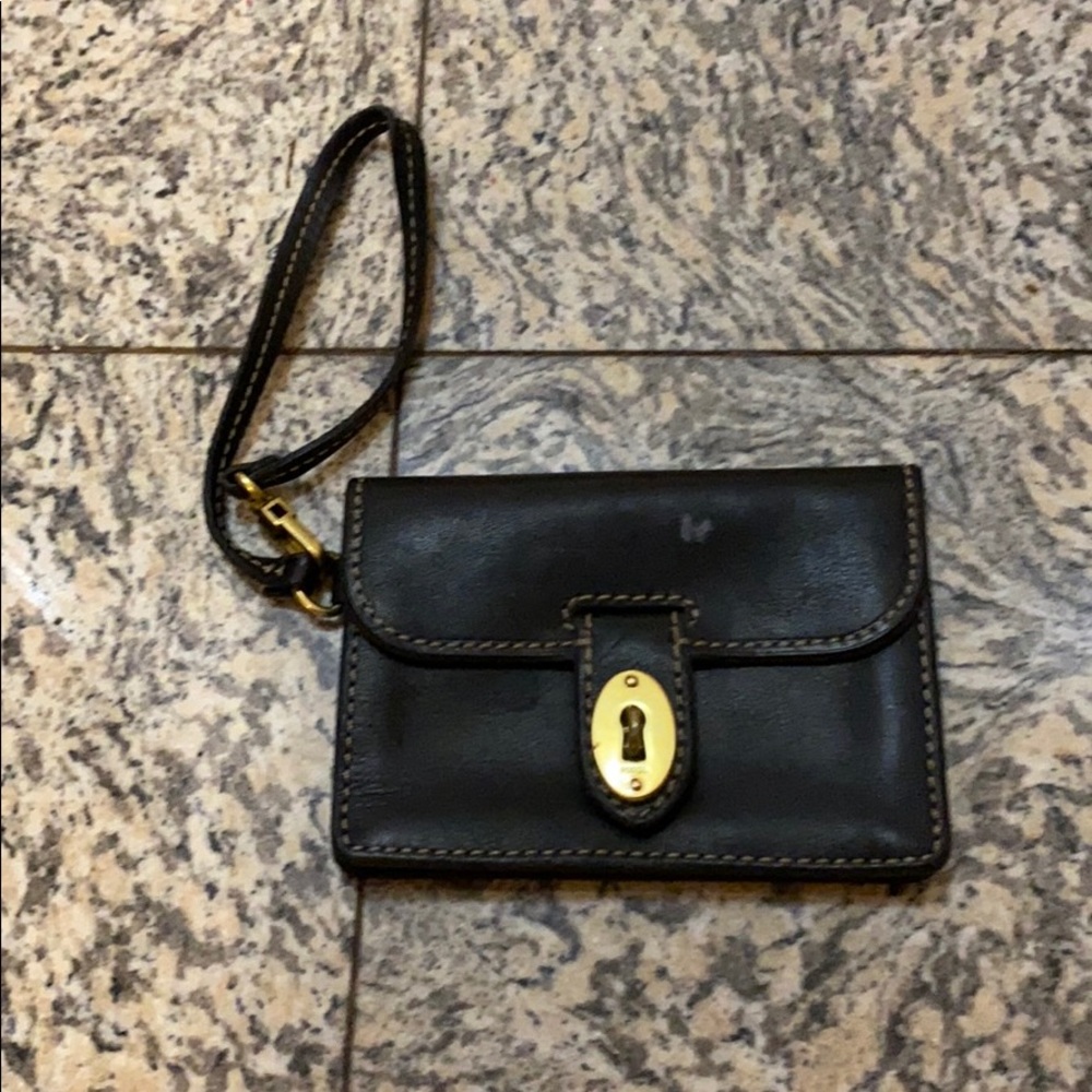REDUCED!! Woman’s preowned leather wristlet